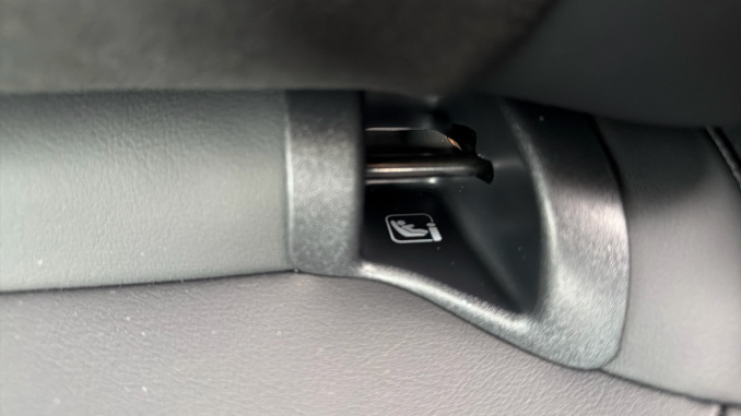 Ford Kuga 2.5 PHEV Active 5dr CVT Estate - Image 35